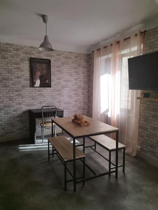 Jolie Maison De Bourg Tout Equipee 10Km D'Ambert Saint-Amant-Roche-Savine Екстер'єр фото