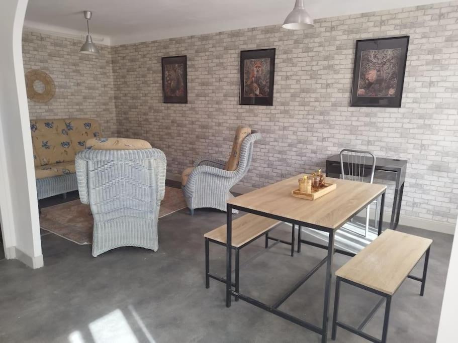 Jolie Maison De Bourg Tout Equipee 10Km D'Ambert Saint-Amant-Roche-Savine Екстер'єр фото
