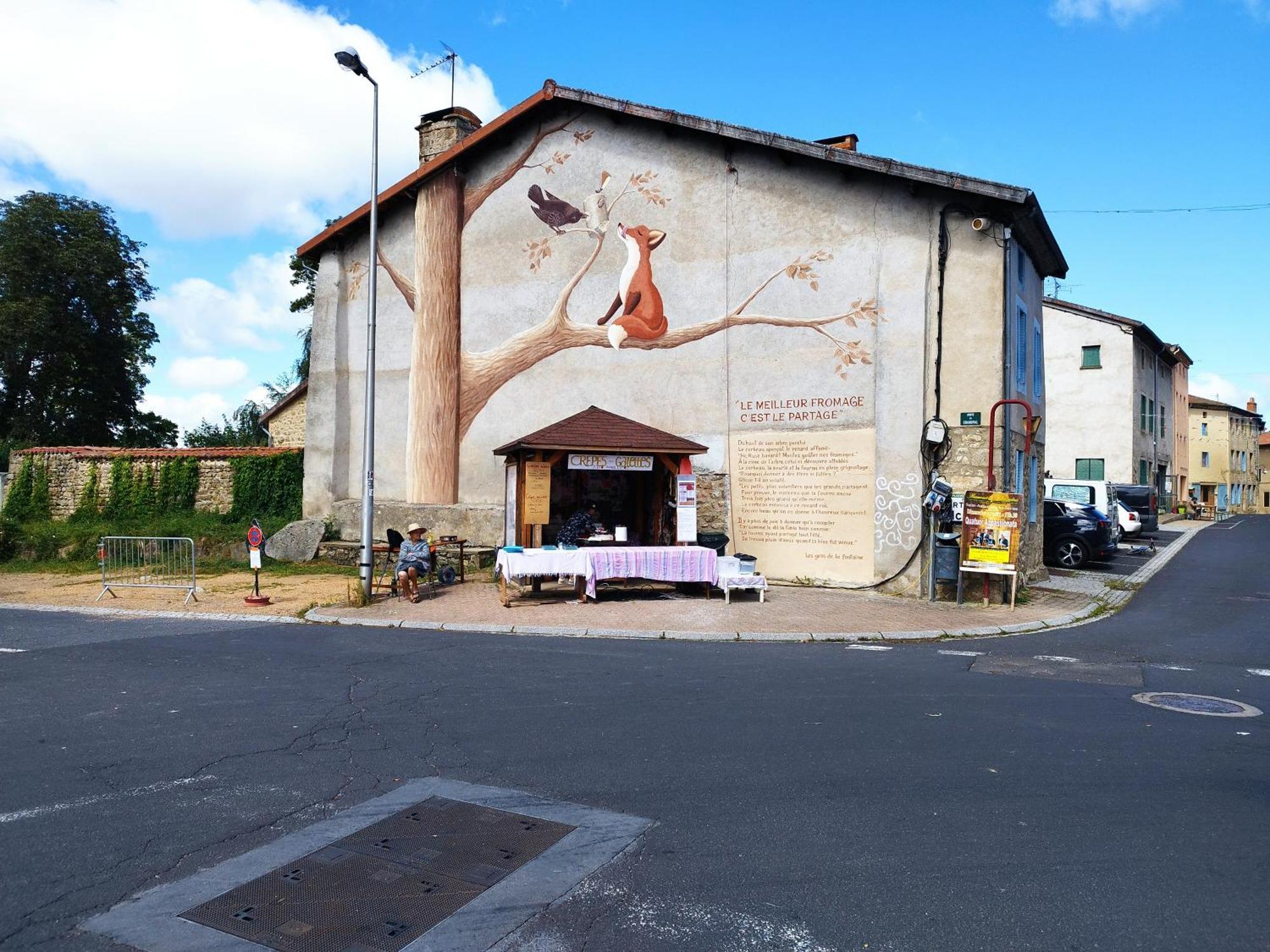 Jolie Maison De Bourg Tout Equipee 10Km D'Ambert Saint-Amant-Roche-Savine Номер фото